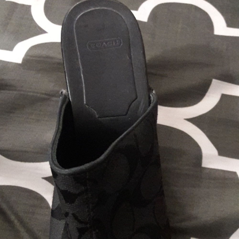 Shoes - Picture 2 of 4